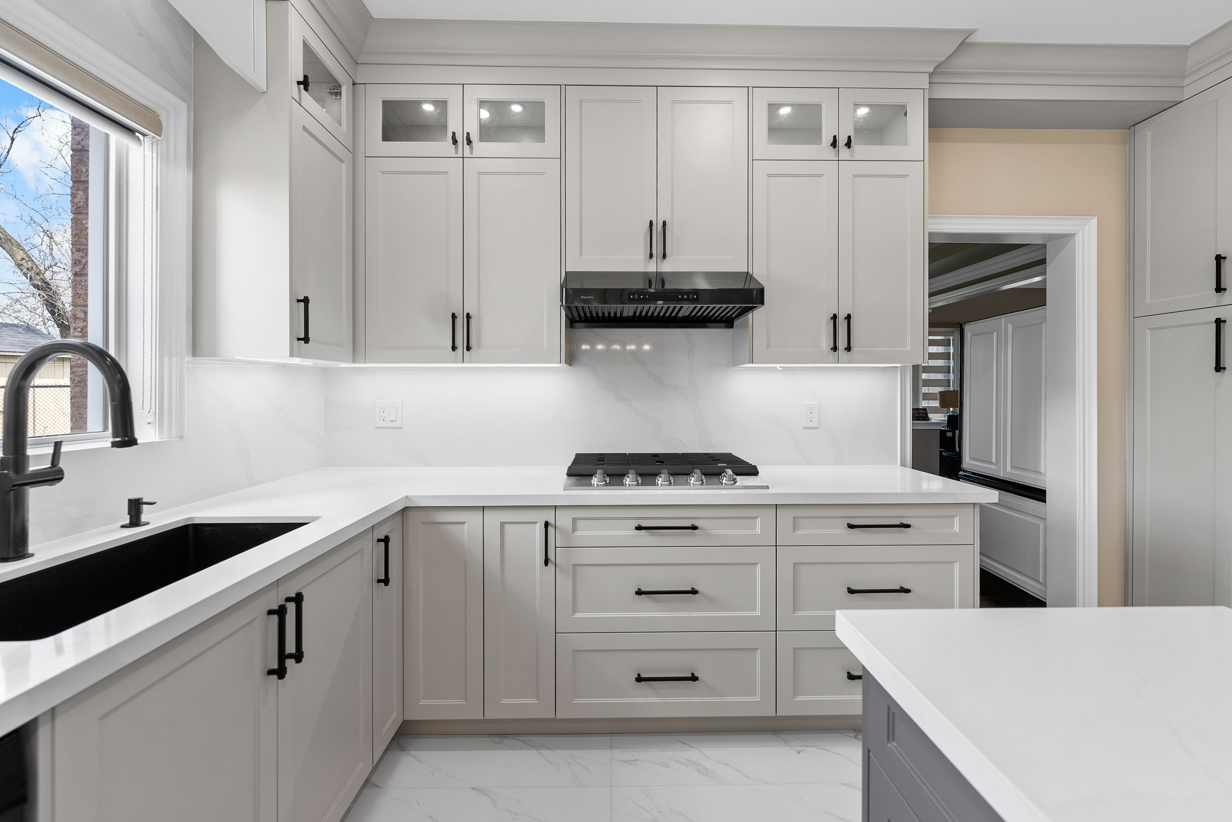 Spacious and modern living room by The North Cabinets 14