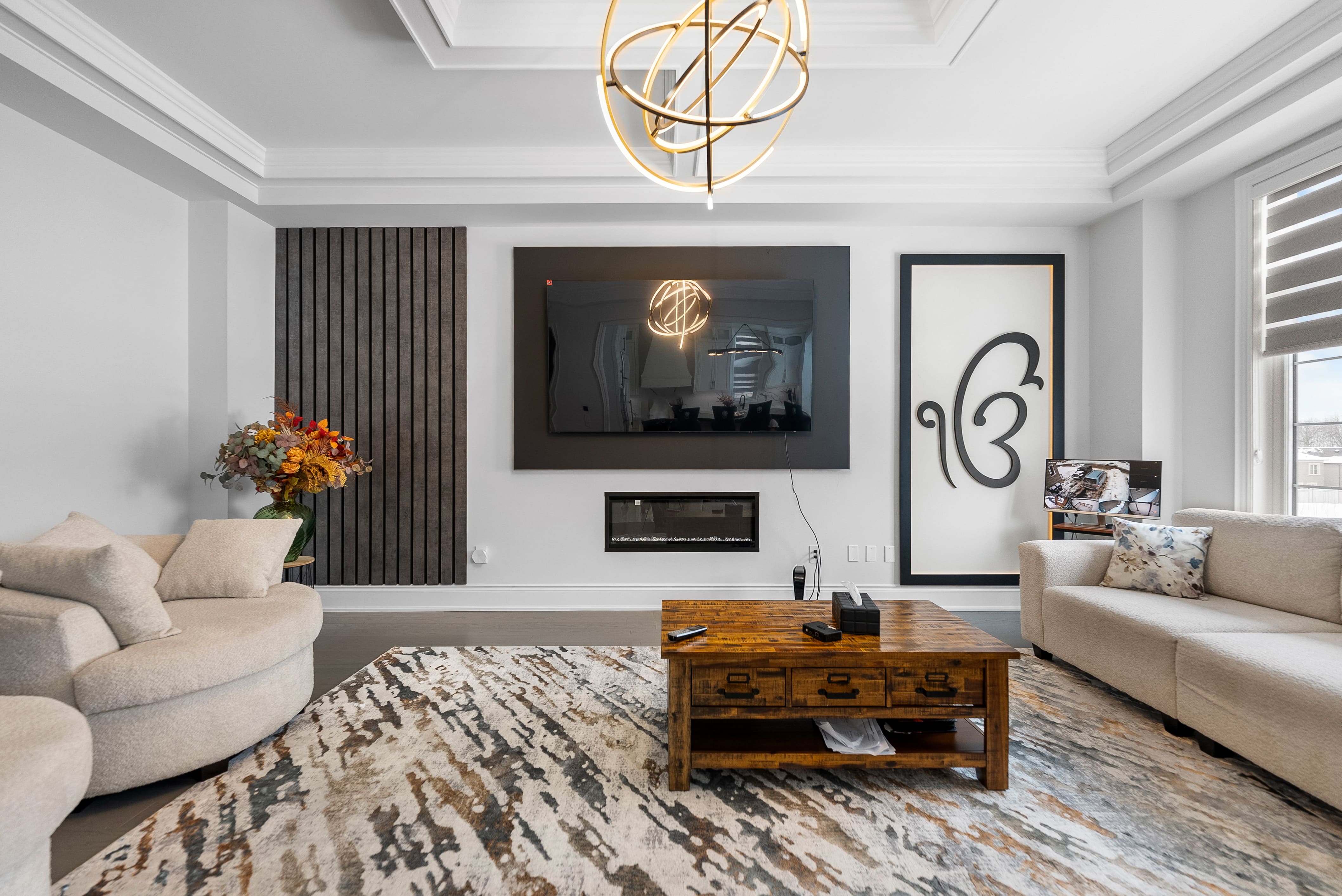 Spacious and modern living room by The North Cabinets 1